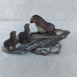 Lenox Fur seal family figurine from Wildlife of the seven continents